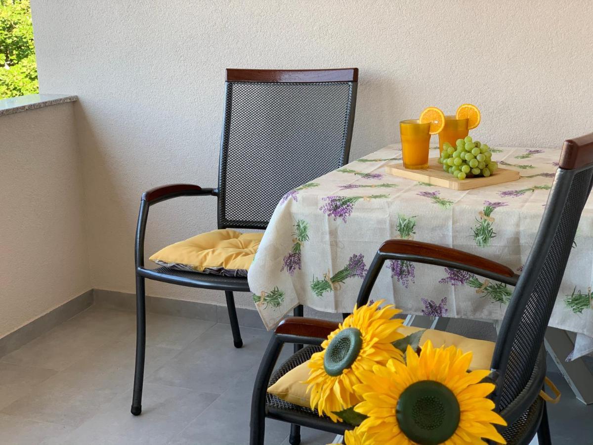 Apartments Fortuna Biograd Na Moru Bagian luar foto