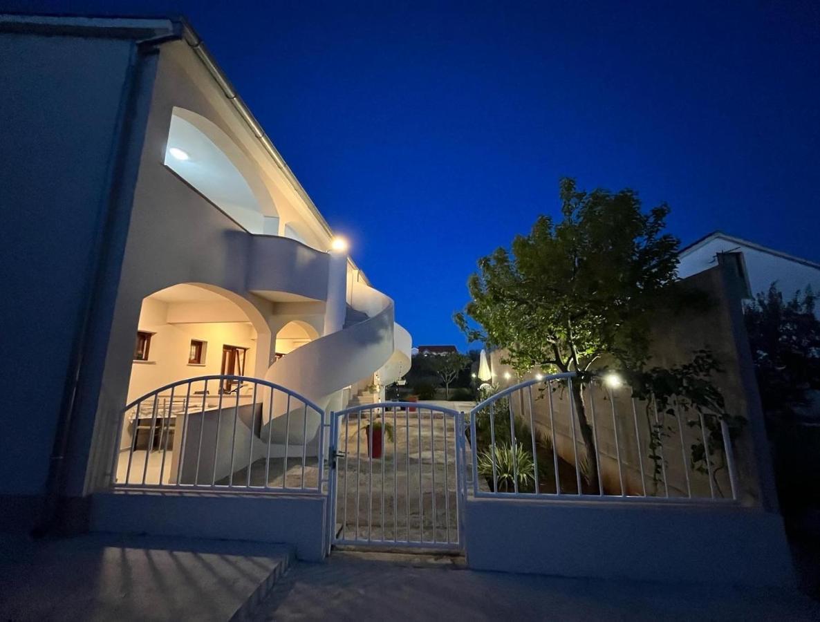 Apartments Fortuna Biograd Na Moru Bagian luar foto