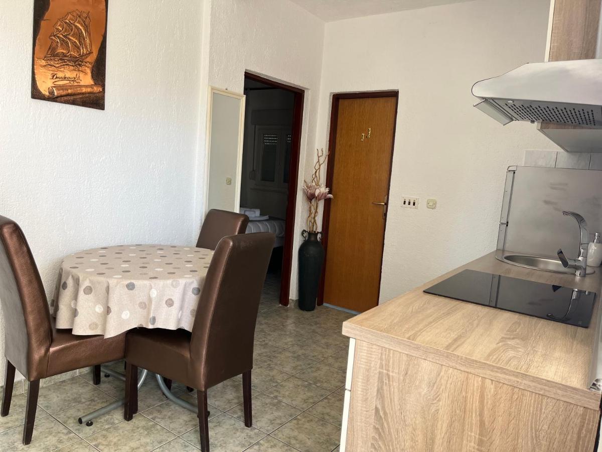 Apartments Fortuna Biograd Na Moru Bagian luar foto